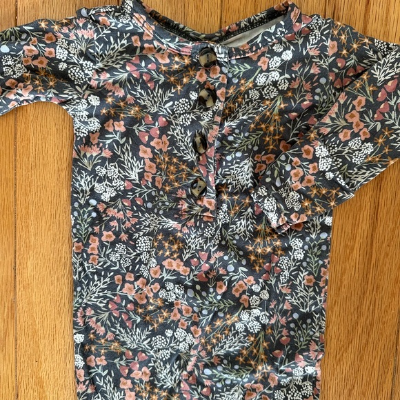 Lou Lou knotted gown (newborn) Bea Print - Picture 3 of 4